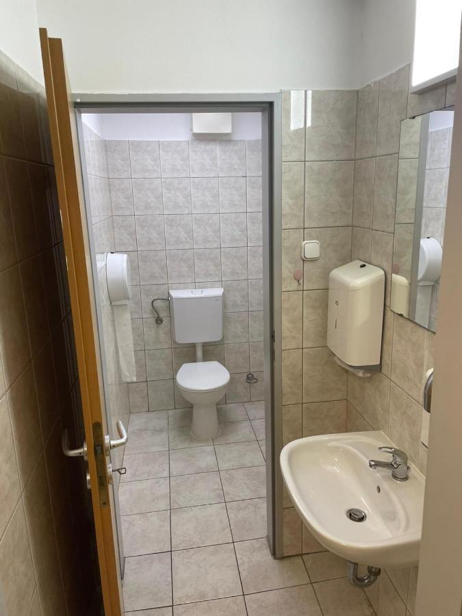Viola Hostel Βουδαπέστη Εξωτερικό φωτογραφία